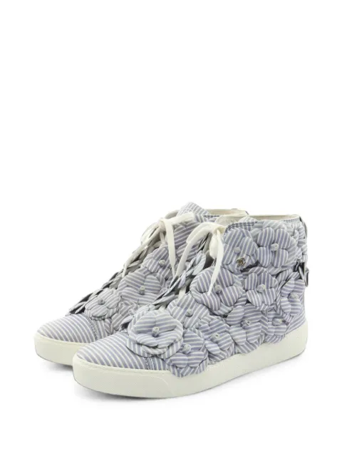 CHANEL Pre-Owned 1986-1988 Camellia stripe sneakers Blue 1104392