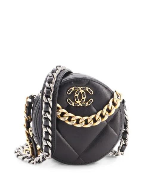 CHANEL Pre-Owned 19 Round with Chain Quilted Leather clutch bag Black 73MIAF28AKFZT5JS